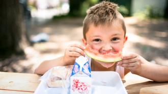 Chefs work together to end child hunger.